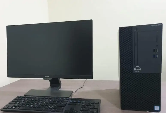 جهازين dell كمبيوتر مكتبي شبه جديد للبيع