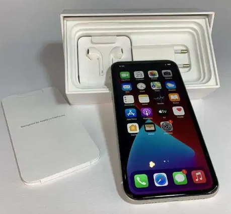 I Phone 11, 64 GB, White, battery 99%
iPhone 11 , White , 64 GB , last model Battery 99%
With box &amp; all accessories ,5G , lte , Facetime
Zero scratches, Mint condition, used a few months
Final pri...