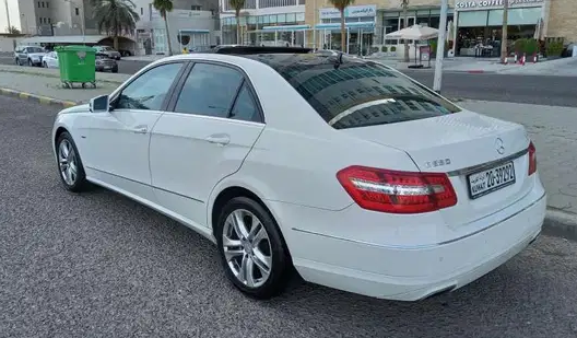 Mercedes E250 . 2012