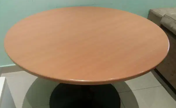 Round dining table

Round dining table 150cm diameter