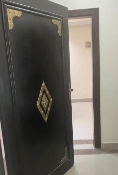 للايجار شقه عوائل في عرقه قريبه من طريق الملك عبدالله
للايجار شقة قريبه من دوار الدانوب وطريق الملك عبدالله وجامعة الملك سعود الحاره هاديه وقريبه من مسجد الكليب وجميع الخدمات متوفره شقة نظيفه جدا مدخل...
