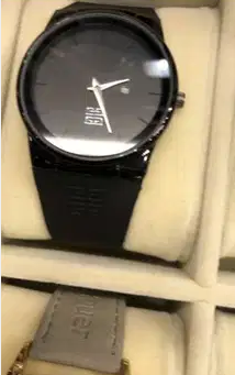 Givenchy Rubber
Waterproof givenchy watch