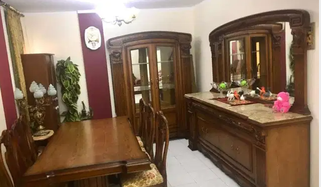 سفره فخمه استخدام بسيط لدواعى السفر
سفره فخمه خشب أرو زان استخدام بسيط مكونه من تربيزه متر فى مترين وعدد ٦ كراسى ونيش ٢ ضلفه وبوفيه بمرايا سعرها الاصلى ٤٨ ألف جنيه استخدام بسيط لدواعى السفر بحاله شبه...
