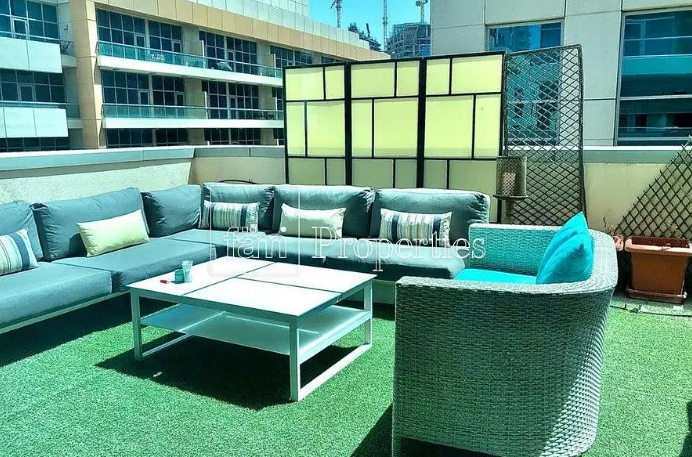 Spacious 1 Bedroom | Large Terrace | Unfurnished

fam Properties is pleased to offer this Spacious 1 Bedroom Apartment with Large Terrace area for Sale located in Bay Square . 

Bay Square is a unique...