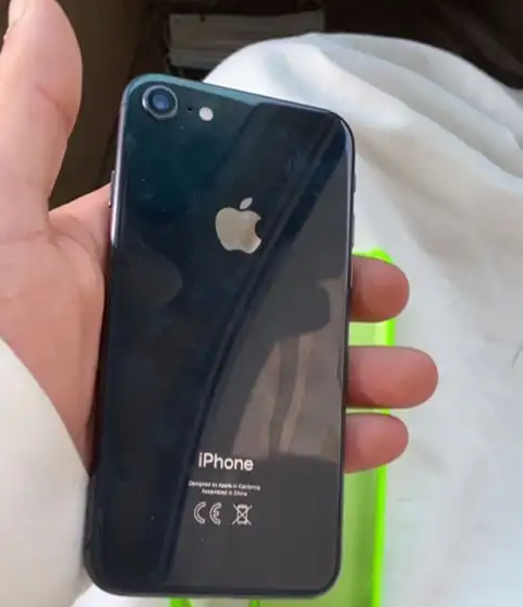 ايفون8 نظيف للبيع