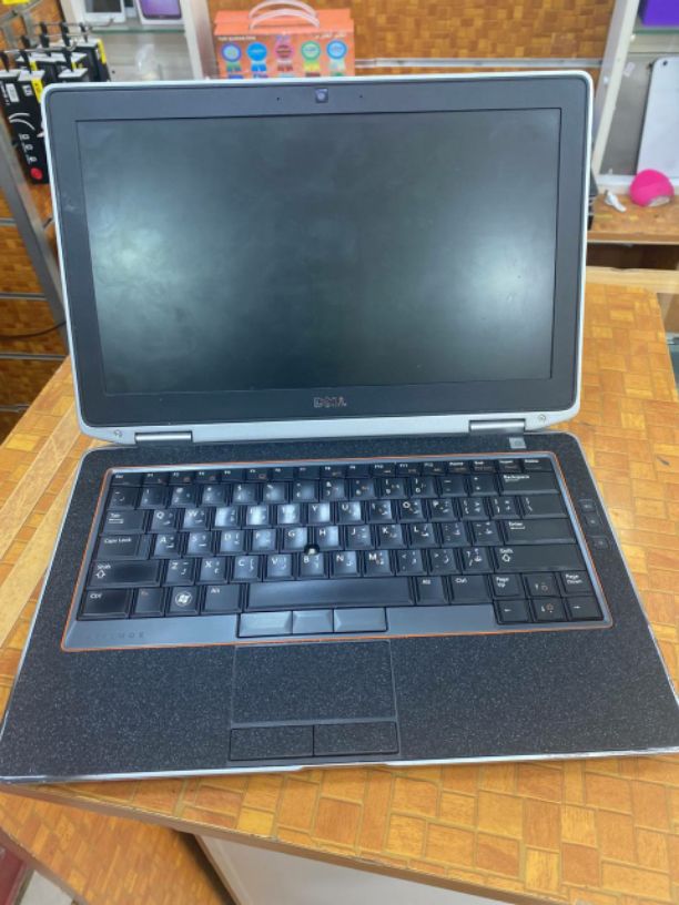 👆👆👆👆👆
laptop dell 6320 i5 
مستعمل
4ram 
256 gb ssd
12.6 inch 
السعر 790درهم اماراتي شامل التوصيل