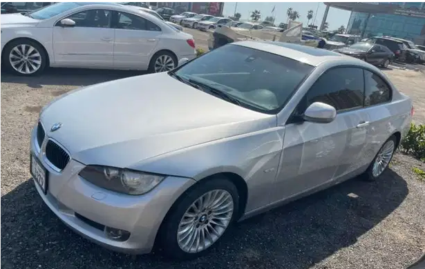للبيع موديل ٢٠١٠ حجم ٣٢٠
كامل المواصفات شرط الفحص وارد الوكالة
بحالة ممتازة
تحكم سكان