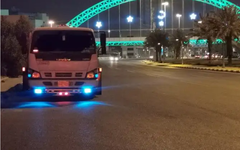 سطحه راجعه
-السيارة:  شاحنات ومعدات ثقيلة - سطحه
-الحالة:  مستعملة
سطحه راجع من الخبر للغربيه مرور بالدمام و الرياض اللي عنده شي يكلمني والسعر مناسب 0533098898
            السعر :0533098898