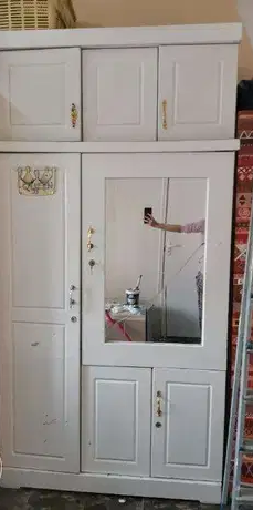 Cupboard
In good condition.