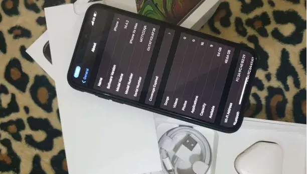 Iphone xs max 64
 very well condtion
Urgent sale want to buy iphone 11 pro max