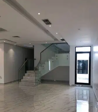 Duplex for rent in Fnaitees, super super deluxe finishing, large areas
Duplex for rent in Fnaitees, super super deluxe finishing, large areas
Ground floor : two large halls, a master bedroom, a large...