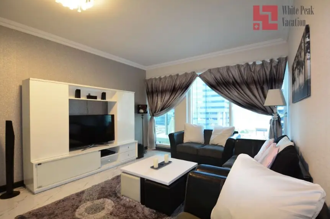 Elegant 2 BR Apartment | Jumeirah Lake Towers
https://whitepeak-dxb. com
Imagine coming home to this 2 Bedroom apartment at JLT!! Discover an eminent living in Dubai that puts you within steps of the...