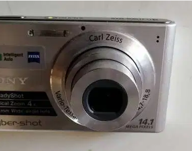 Video Cyper Shot SONY Camera
حالة فوق الممتازة
بدون خدوش او اصلاح نهائيا
تم شراؤها من مطار سنغافورة
بدون علبة
شاملة الشاحن و البطارية الاصلية ( ممتازة )
