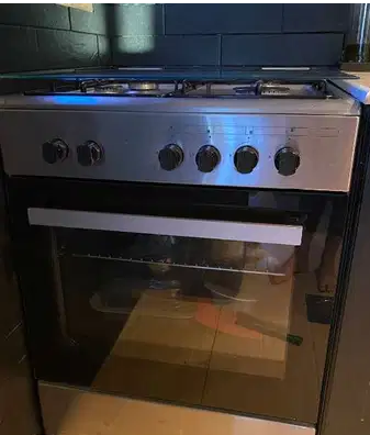 Wansa Gas Cooker good condition with New Hood - 30 KD
Wansa 60x60. Hood never used - 30 KD