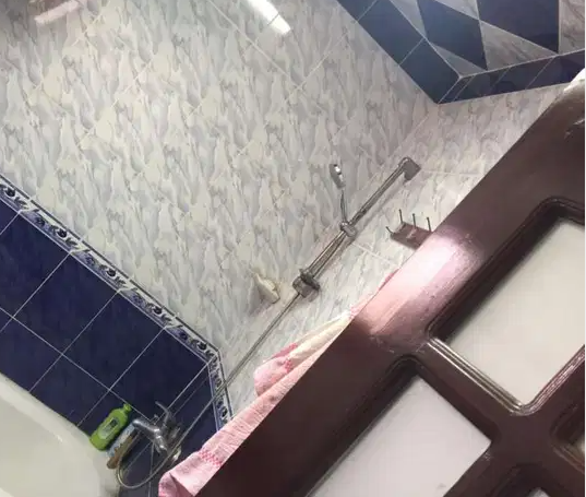 شقة للبيع مفروشة
ثلاث غرف وصالة وحمام ومطبخ مؤثث اثاث جديد لم يستعمل