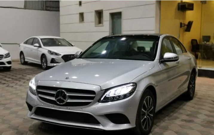 مرسيدس C200 نص فل 2020 جديد
*** معرض الصمود للسيارات ***
الرياض - معارض القادسية - شارع وادي الرياح
متوفر لدينا جميع انواع السيارات ( بي ام دبليو - بترومين - تويوتا - نيسان - هونداي - فورد - مرسيديس )...
