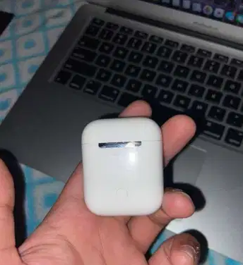 Neat and clean airpods 2 for sale
Just 2 months used with apple warranty box available