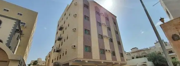 شقة جديدة وفاخرة بمشرفة الراقي غرفتين وحمامي
الشقة مكونه من غرفتين وحمامين وصاله ومطبخ مجهز
الصالة بها تكييف اسبلت جديد
الايجار سنوي 
على دفعتين