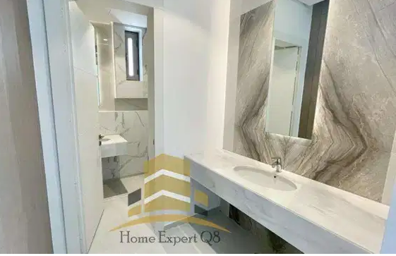 Spacious Floor in Rawda
Pearl Residence
Large Balcony
3 Master Bedrooms + Wardrobes
Spacious Living Room
Guest Bathroom
Big Windows
Brand New
2 Parking