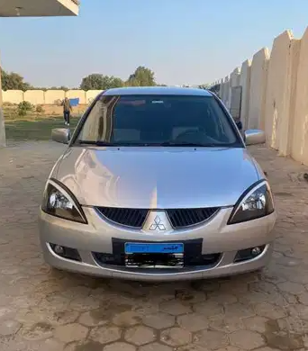 لانسر بومه 2005
فبريكا جوه لسه رشه من بره من شهر
جنط وكاوتش
ماشيه 180 الف شرعى ماتور حالته 95٪ معظم المشى سفر
التكيف يعمل بكفائه
متعدله فوانيس امامى
فرش جلد
حاله العربيه كما هى فى الصور بالظبط
عفشه ك...
