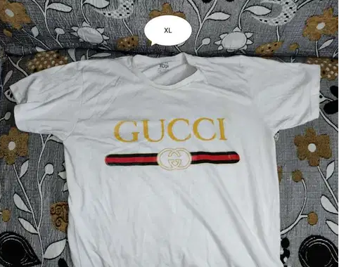 تى شيرت Gucci قطن أبيض شبابى وشيك جداً جداً