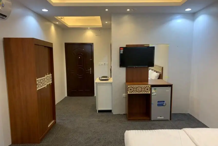 شقق وغرف فندقيه للايجار
اهدى الاماكن للشقق المفروشة
شقق وغرف فندقيه للايجار اليومي والشهري
نظام فندقي ،،
بمناسبة حلول شهر رمضان المبارك للحجز:
يوجد شقق غرفتين وصاله ومطبخ ودورة مياه
كما يوجد غرفه وا...