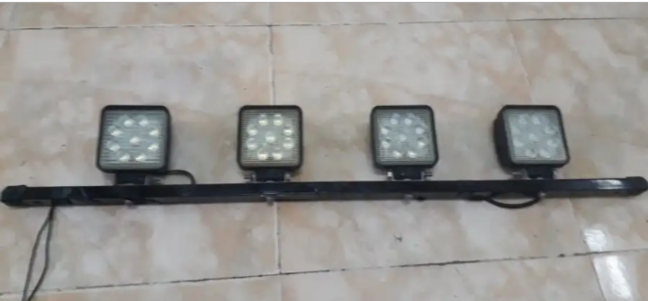 كشافات لسيارات البر LED