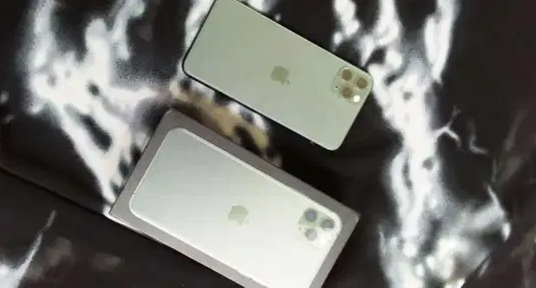 IPhone
iPhone 11 Pro Max
Foll box
Battery 94%