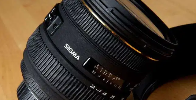 Sigma 24-70 f2.8 for canon
Like new. With hood.