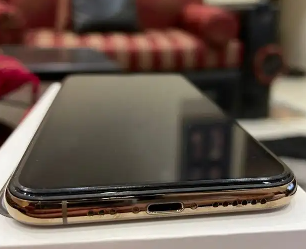 ايفون اكس اس ذهبي 256
