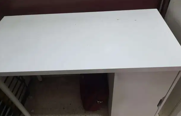 Study table
IKEA white spacious table. Good condition. Single cabinet. Price kd 6 only