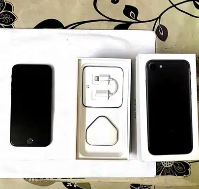 Iphone 7 128gb little used
Battery health 98. Under warrenty.