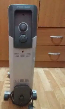Single cupboard, dining table,tv Panasonic, heater black and Decker
Single.cupborad made in malesia dining table,heater,gas cilinder,,tv Panasonic