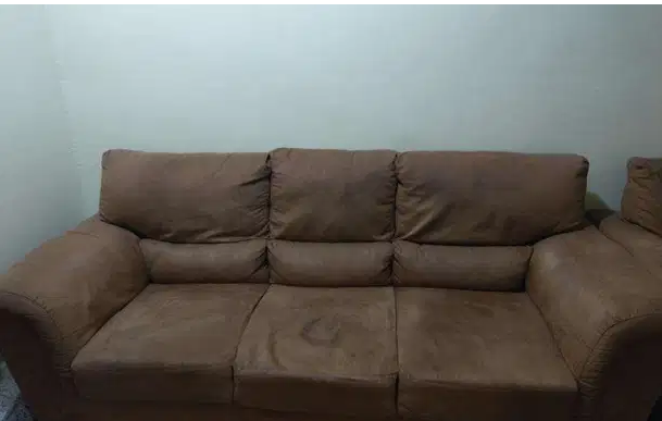 Sofa Set (3 seater + 2 Seater)
3+2 sofa set (2 years old) , bug free, avaialble for sell. Total 30 KD. If want only one then 3 seater for 18 KD and 2 Seated for 12 KD