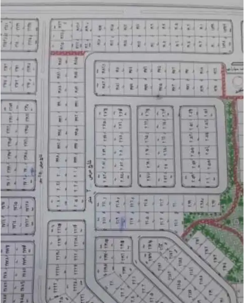 ارض تجاري سكني للبيع
 موقع متميز في حي الشاطئ ركنية على شارعين شمالي غربي 25 و 20 مساحتها 620
