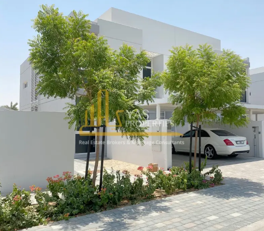 Contemporary 4 Bedroom, On Pool and Park !!!
Yas properties is proud to present you 4 bedroom Semi Detached located in the first phase of Arabella.
The property details are as follows:-
* 4 bedroo...
