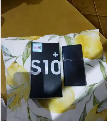 Samsung S10 plus, 128 storage and 8gb ram for sale urgent.