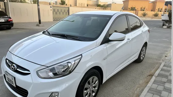 Hyundai Accent 2018 GCC Accident free Original paint Low mileage

Hyundai Accent GL 2018 Gcc specifications 4 cylinders 98000 kilometers Accident free Original paint Low mileage