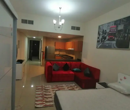 Furnished studio, elegant furnishings, first inhabitant, with balcony
For rent a furnished studio, first inhabitant, upscale furniture, a very large area with a balcony with an open view, a high floo...