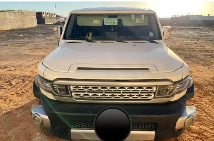 واجهيه اف جي (شكل رنج)
السيارة: تويوتا - اف جي
واجهيه رنج تركب على جميع الموديلات .
الحد 900مع العلم سعرها جديد 1500والصامل ما اختلف معه.&mdash;&mdash;-التواصل واتس 
 السعر :900