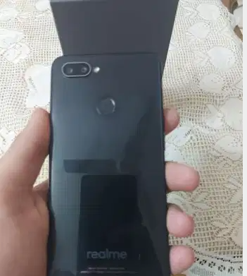 Realme 2 pro
موبايل ريلمي 2 برو معاه كل حاجته الشاحن و العلبة