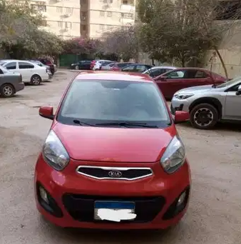 بيكانتو 2013 خليجي فئة تانية فبريكا
 جميع الكماليات عدا فتحة السقف و المالتي عداد 130000 كيلو
فبريكا بالكامل عدا رفرف خلفي رش نضافة اول يد من الزيرو و صيانات كاملة بالتوكيل حتى الآن ب الفواتير
جنوط اس...