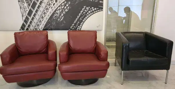 Office Armchairs

Office Arm chairs 15 kd each in good condition .only interested buyers call on the given no.