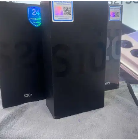 S10 plus 512 ceramic
قطعة نادرة جديد متبرشم ضمان دولي