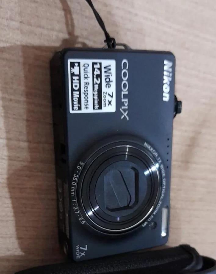 كاميرا نظيفة جدا جدا شبة جديدة ديجيتل للبيع
كاميرا《Nikon 》 ديجيتل نظيفه جدا مافيها اي شيء ولولا الحاجه لما بعتها ذاكرة خارجية ذات ميموري وشاحن كهربائي تصوير واضح والوان واضحه فيها خاصيه تصوير فديو...