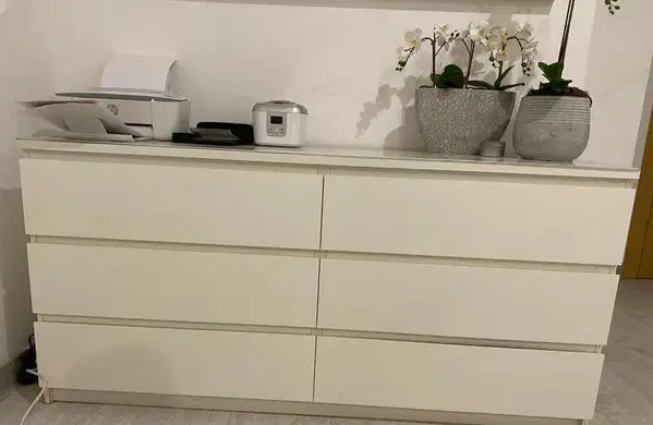 Chest of drawers

Chest of drawer in a very good condition