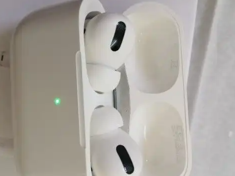 سماعة آبل آيربودز برو مستعمل ونظيف للبيع
للبيع سماعة آيربودز آبل لأعلى سومة