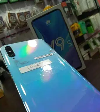موبايل هواوي Y9s
128 جيجا رام ٦ موبايل جديد كسر زيرو