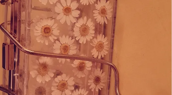 فساتين جديده رائعه
 الحاله ممتازه جديده size M