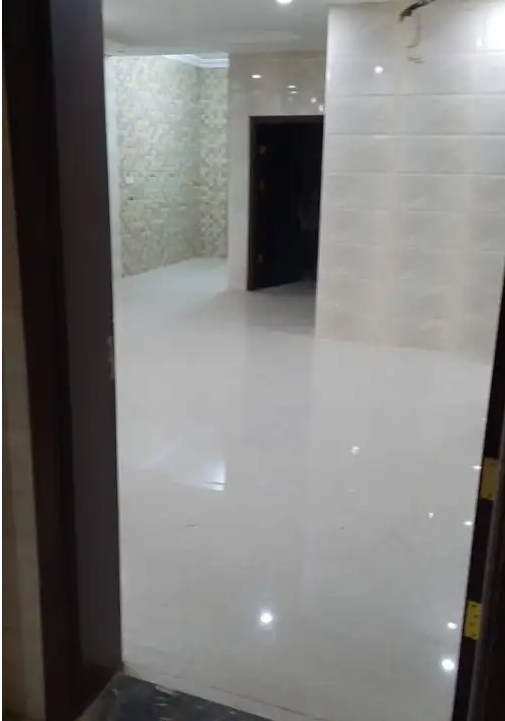 شقق للايجار بحي الياقوت
يوجد 21 شقه تتكون : 
الدور الأول.. 
غرفه و مطبخ و حمام عدد 2
غرفتين و صاله و حمام عدد 1
الدور الثاني ...
غرفتين و صاله و حمام عدد 4
غرفه و مطبخ و حمام عدد2
الدور الثالث...
غرفه...